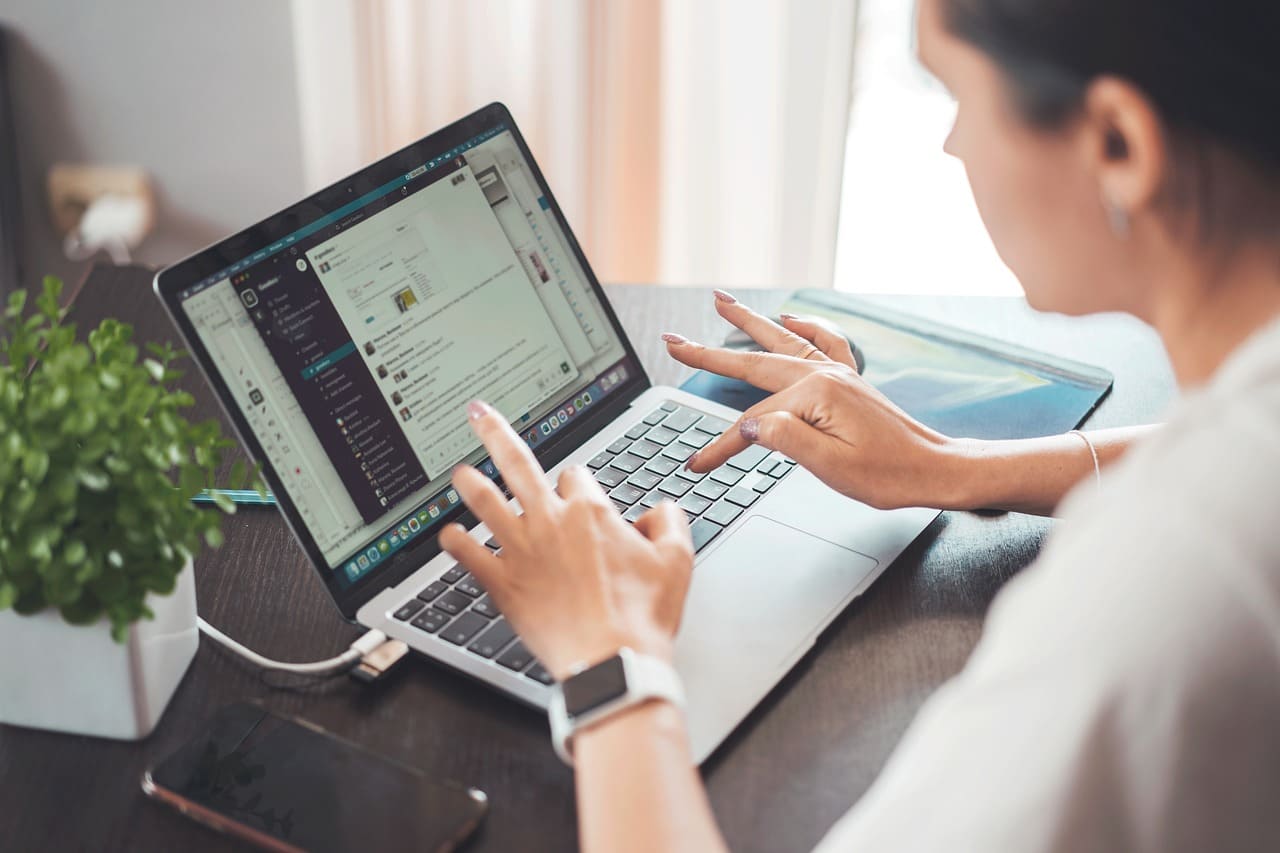 Outsourcing HR Services and Tips to Choose HR Outsourcing Company Outsourcing HR Services and Tips to Choose HR Outsourcing Company